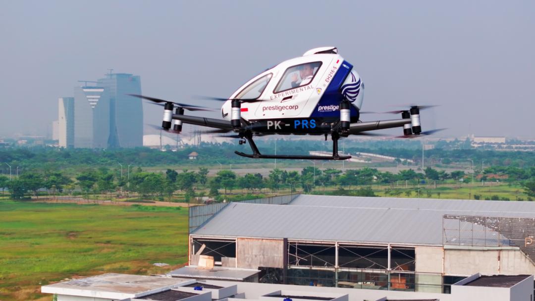 亿航智能EH216-S航空器在印尼实现首次载人飞行，开启新里程碑