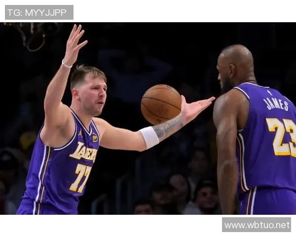 35秒爆粗！詹姆斯播客摊牌真相曝光，东契奇尴尬了？