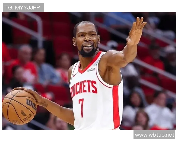 杜兰特输球后的夜晚：与好友聚餐，众多白人美女相伴引关注